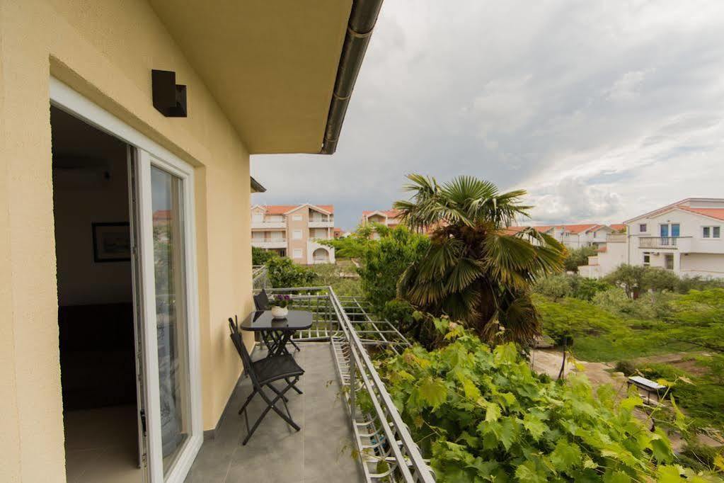 Apartment Udovicic Vodice Exterior foto